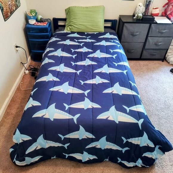 Kids Twin XL Shark Reversible Comforter - Picture 1 of 2